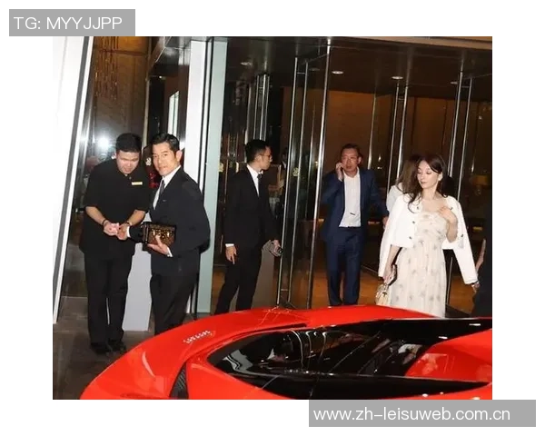 郭富城与足球明星同框合影展现运动魅力与偶像风采的精彩瞬间 郭富城与足球明星同框合影展现运动魅力与偶像风采的精彩瞬间